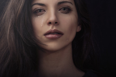 Как сдержать слезы? 