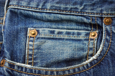 Зачем нужен маленький карман в джинсах?