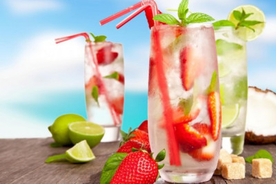 Зачем две трубочки в коктейле? 