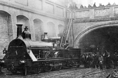 Самое первое метро в мире