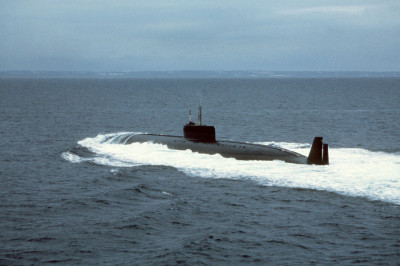 Будет ли в подводной лодке работать мобильный телефон?