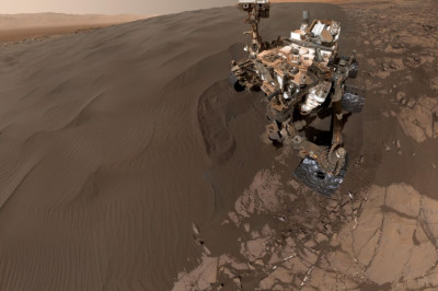 Как марсоход Curiosity фотографирует сам себя?
