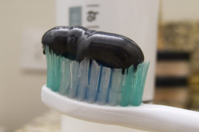 Зубные пломбы больше не нужны! Японцы разработали пасту, которая заделывает дырочки в зубах