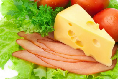 Мясо и сыр наносят организму такой же большой вред, как и курение