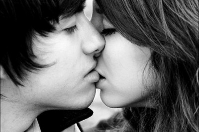 Чем полезны поцелуи?