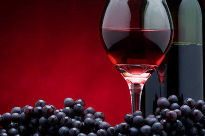 Почему большинство людей предпочитает красное вино?