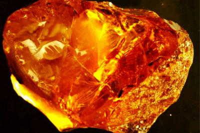 Бывает ли янтарь голубого цвета?