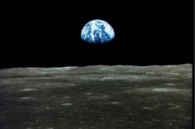 Каков цвет неба на Луне?