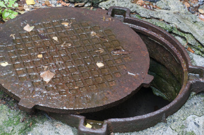 Почему люки круглой формы?