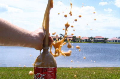 Кока-кола+ Ментос= взрывной фонтан