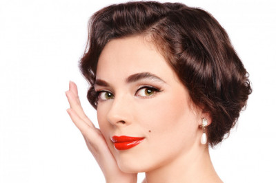 Зачем ставили мушки на лице?