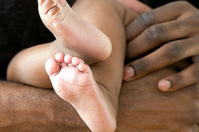 Почему у людей с черной кожей ладони и ступни всегда белые?