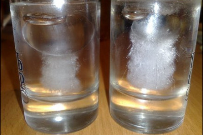 Почему горячая вода замерзает быстрей,чем холодная?