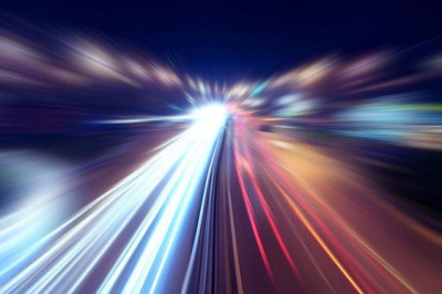 Чему равна скорость света?