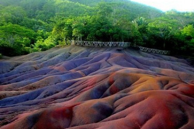 Земля Шамарель