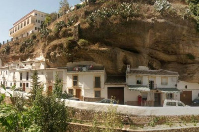 Город в скале