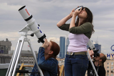 Почему нельзя смотреть на солнечное затмение без особой подготовки?