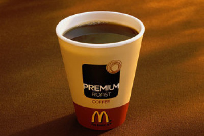 Запрещено запивать фастфуд кофе