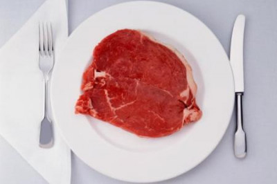 Жидкость в сыром мясе – не кровь