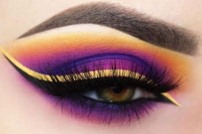 Неоновый макияж на пике славы 