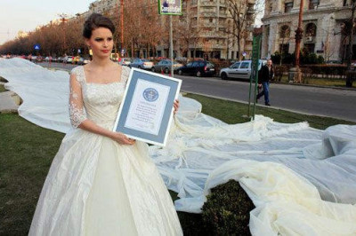 Свадебное платье, которое поразило своей длинной