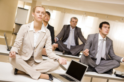 4 опасных для здоровья  болезни,которые можно заработать,трудясь в офисе