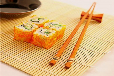 Почему японцы не желают есть вилкой и ложкой? 