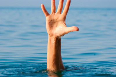 Как понять, что человек на самом деле тонет?