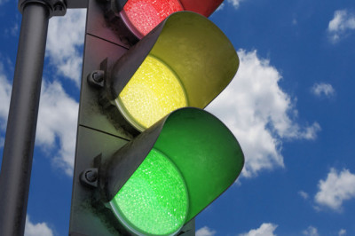 Почему для  светофора выбраны именно красный, желтый и зеленый цвета?