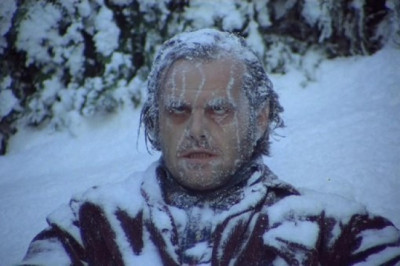 Если человек замерз-нужно ли растирать задубевшие пальцы, уши, щеки?