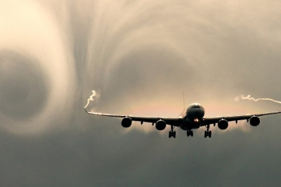 Каковы шансы выжить при крушении самолета?