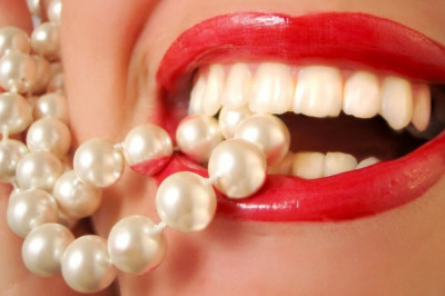 Отчего зубная эмаль твердая?