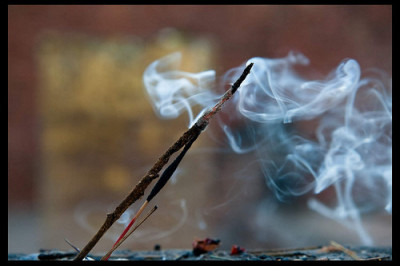 Полезны или вредны аромапалочки?