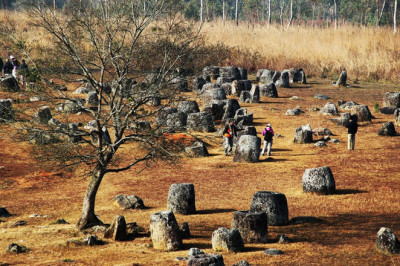 Чем загадочна Долина Кувшинов в Лаосе?