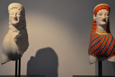 Отчего у античных скульптур такие 