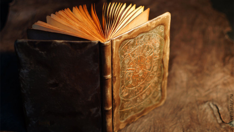 Когда стали делать для книг переплеты?