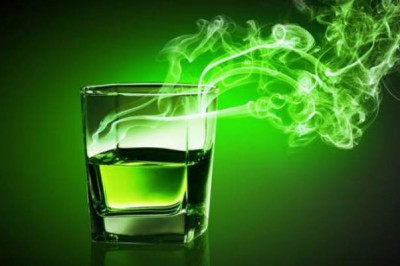 Чем популярен и коварен абсент?