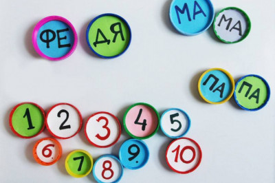  Креативные поделки из бутылочных крышек