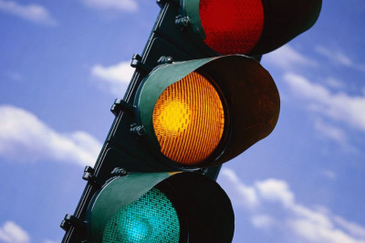  Почему в Японии светофор синего цвета?