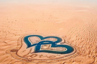 Озеро любви как украшение пустыни