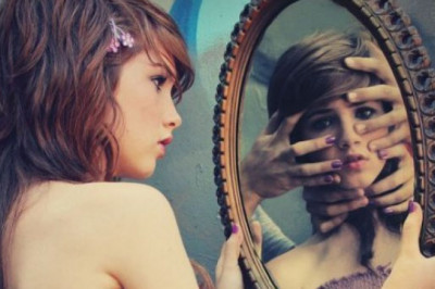 Почему нельзя ругаться перед зеркалом?