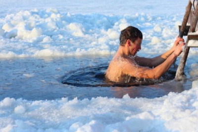 Полезно ли окунаться в прорубь?