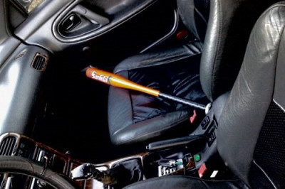 Какие средства самообороны разрешено на официальном уровне хранить в автомобиле?