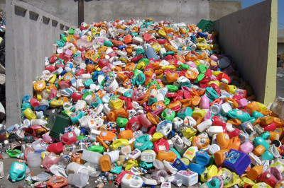 Кто может помочь спасти планету от пластикового мусора?