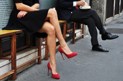 Почему вредно сидеть нога на ногу?