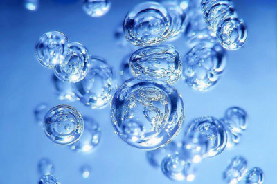 Отчего вода мокрая?