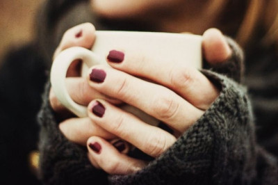 Отчего у человека часто бывают  холодные руки?