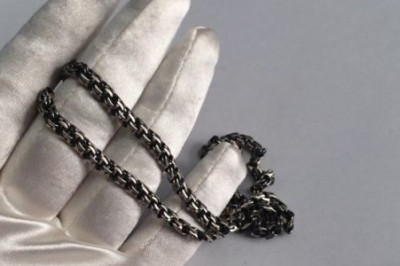 Причины, по которым может чернеть серебро