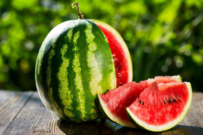Арбуз- это  ягода, фрукт или  овощ?  