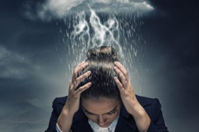 Почему у некоторых при изменении погоды боли голова?